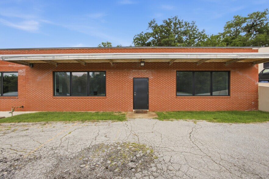 More Photos Of 5629 Raytown Rd, Raytown Industrial For Sale