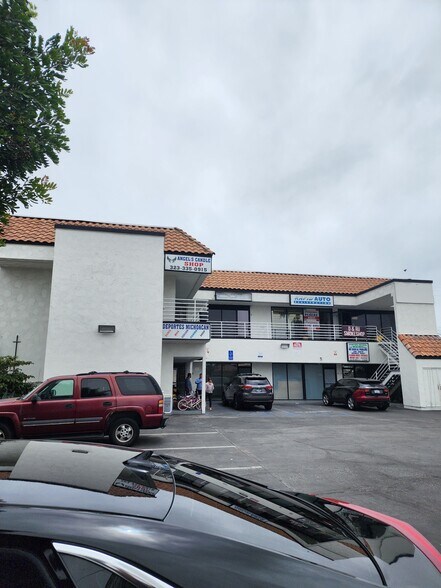 Primary Photo Of 11030 Inglewood Ave, Inglewood General Retail For Lease