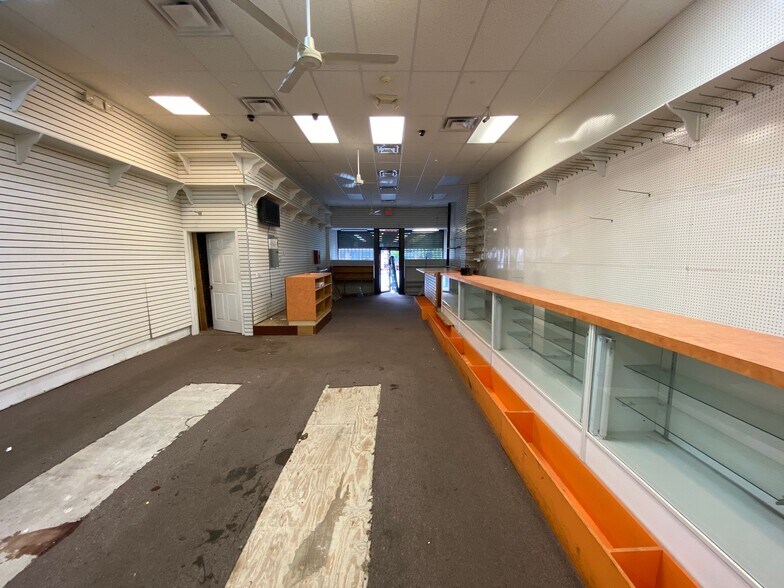 More Photos Of 171 Newark Ave, Jersey City Storefront Retail Office For Lease