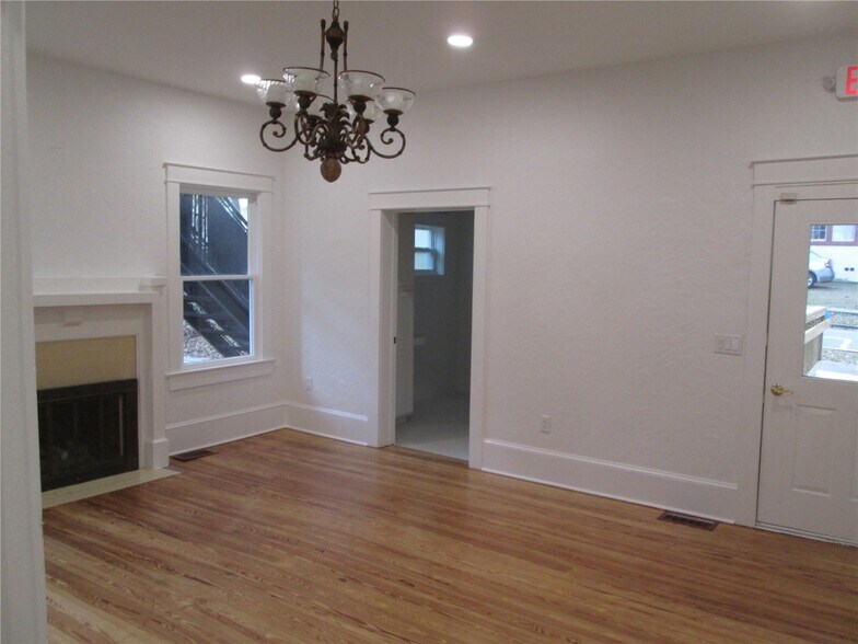 More Photos Of 128 Orange Ave, Leesburg Office Residential For Lease