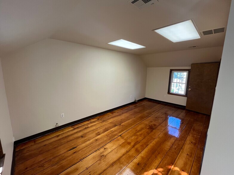 More Photos Of 365 Market St, Brighton Office For Lease