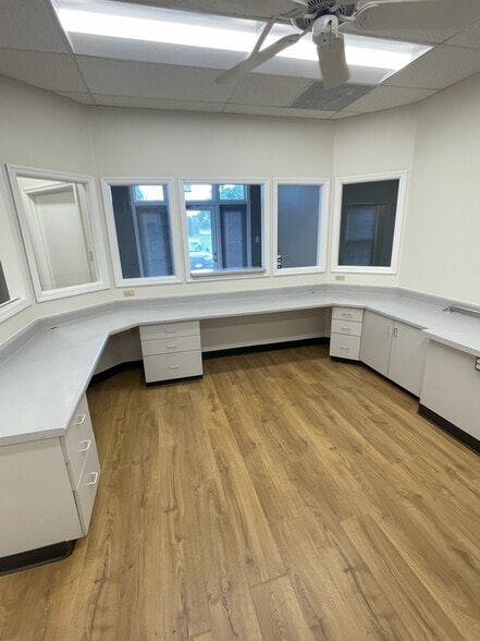 More Photos Of 6575 Stage Rd, Bartlett Office For Lease