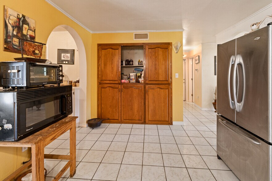 More Photos Of 750 N US Highway 287, Palestine Multifamily For Sale