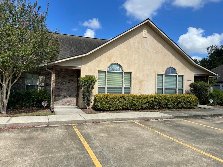 More Photos Of 14635 S Harrell's Ferry Rd, Baton Rouge Office For Sale