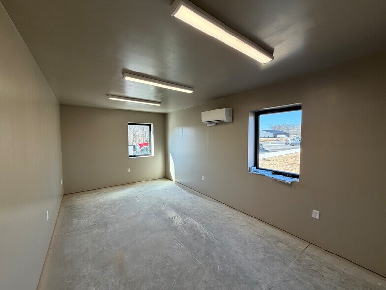 More Photos Of 13706 Woodlawn Hills dr, Cedar Springs Manufacturing For Lease