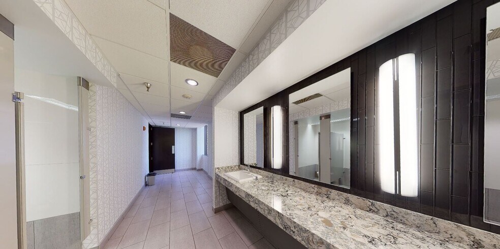 More Photos Of 3301 Airport Fwy, Bedford Office For Lease