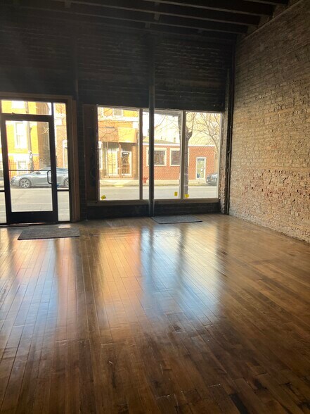More Photos Of 1531 W 18th St, Chicago Apartments For Lease