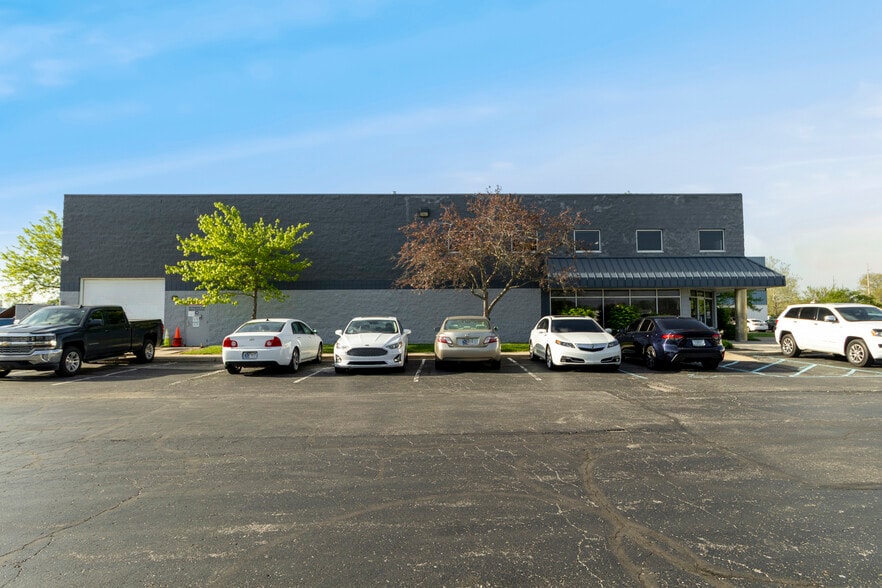 More Photos Of 11837 Technology Dr, Fishers Warehouse For Lease
