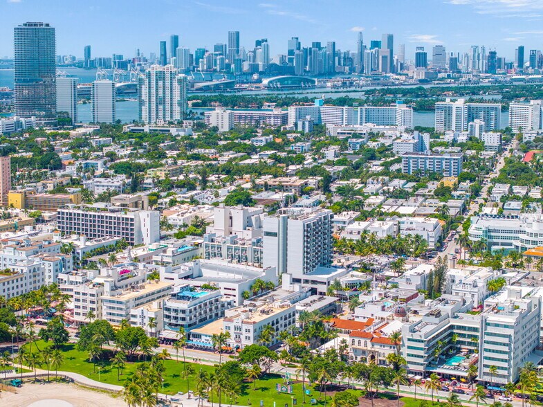 More Photos Of 124 11th St, Miami Beach Hotel For Sale