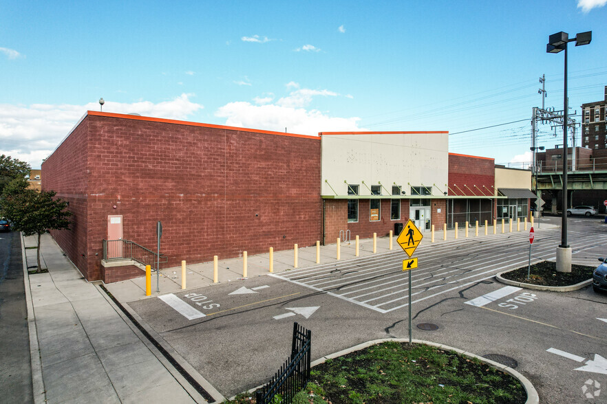 Primary Photo Of 901 W Girard Ave, Philadelphia Supermarket For Lease