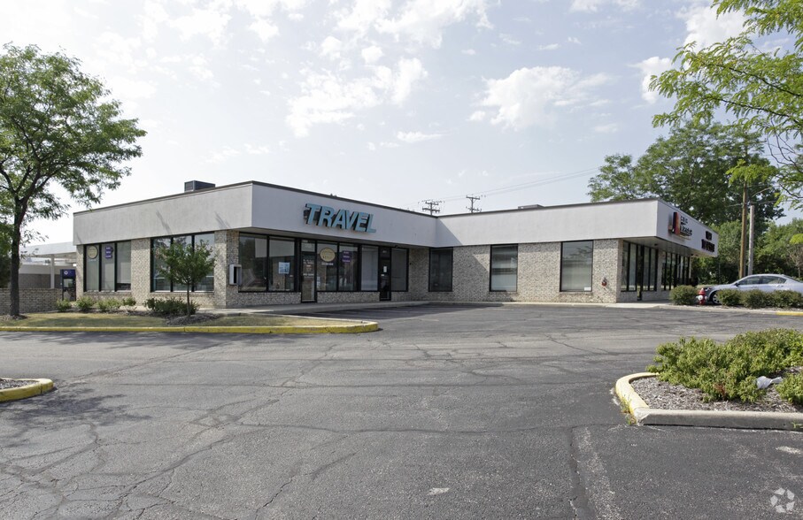 More Photos Of 1710-1772 W Algonquin Rd, Schaumburg Unknown For Lease