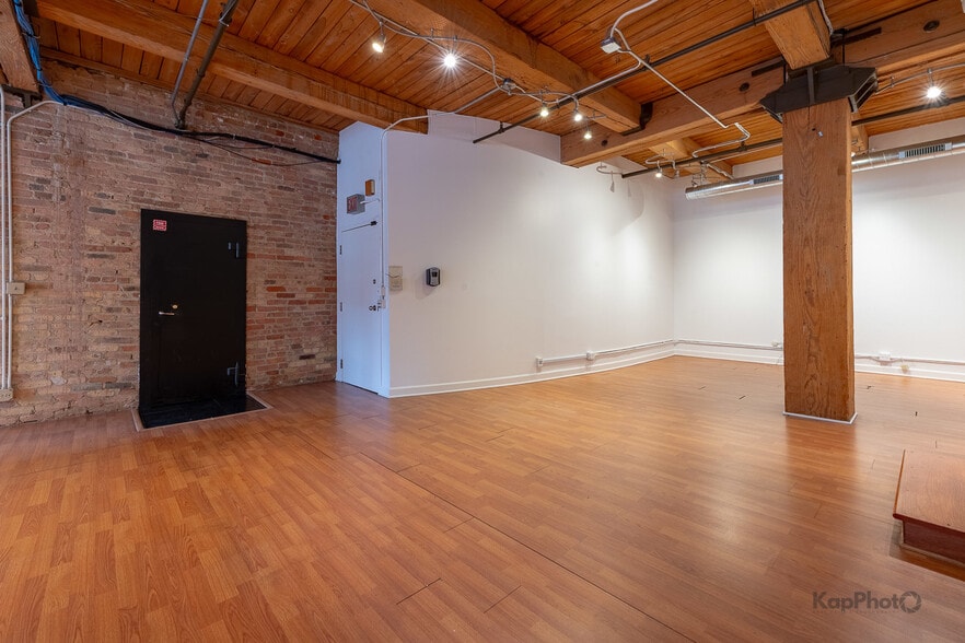 More Photos Of 921 W Van Buren St, Chicago Office Residential For Sale