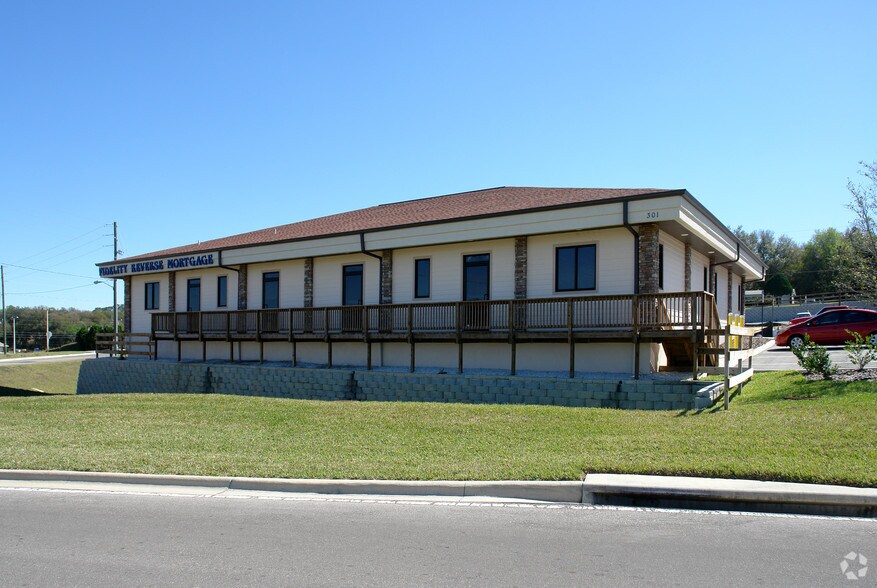 More Photos Of 301 Skyline Dr, Lady Lake Medical For Sale