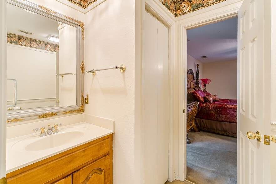 More Photos Of 3433 E Highway 199, Springtown Flex For Sale