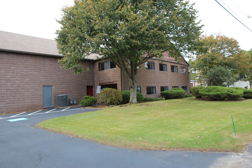 More Photos Of 57 Mid Tech Dr, West Yarmouth Warehouse For Lease