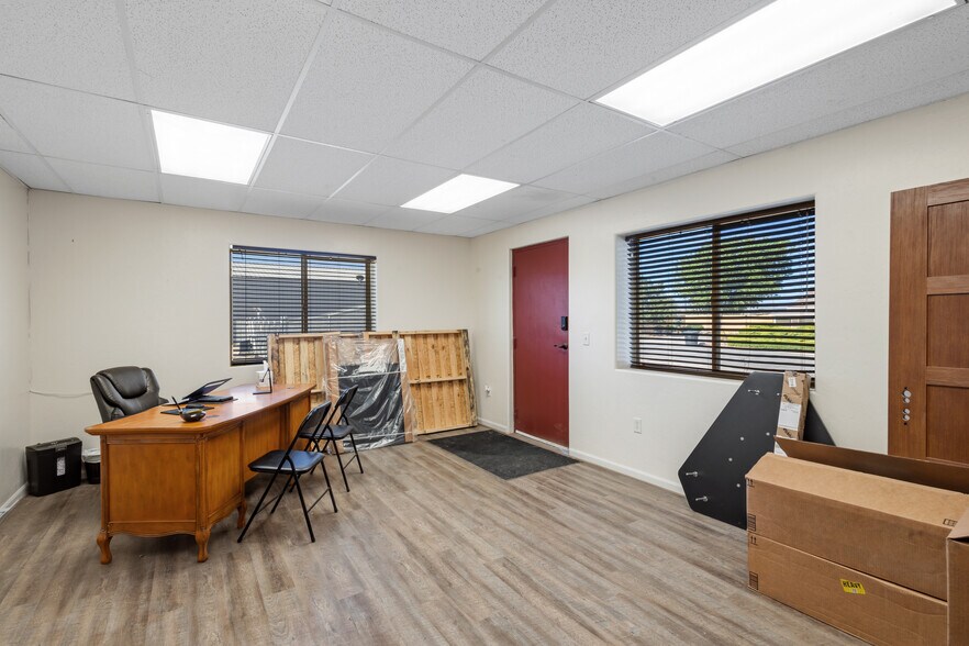 More Photos Of 320 Denny Ct, Montrose Self Storage For Sale