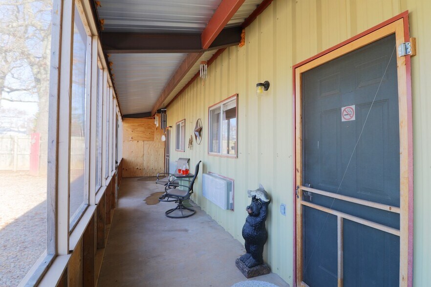 More Photos Of 2784 W State Highway 154, Quitman Hotel For Sale