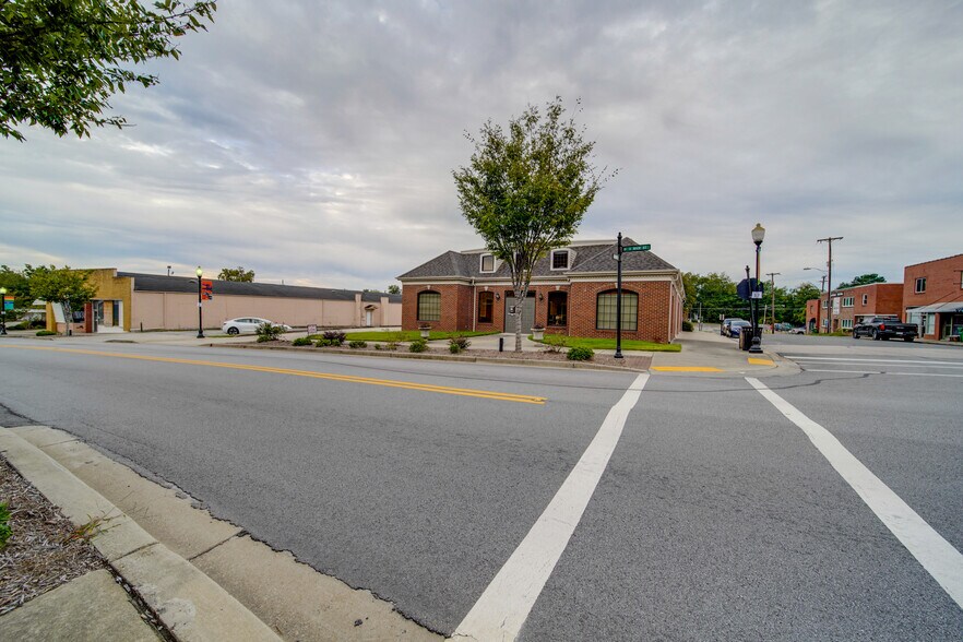 More Photos Of 322 S Main St, Lancaster Medical For Sale