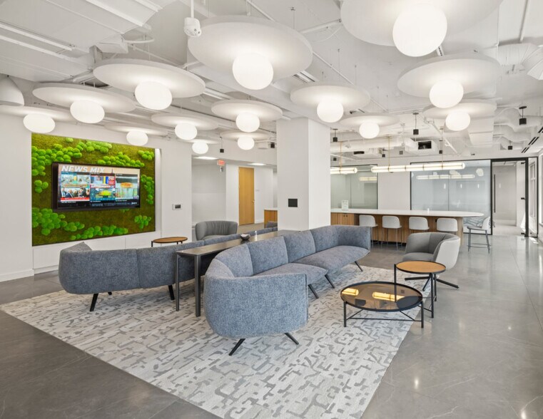 More Photos Of 225 Reinekers Ln, Alexandria Office For Sale