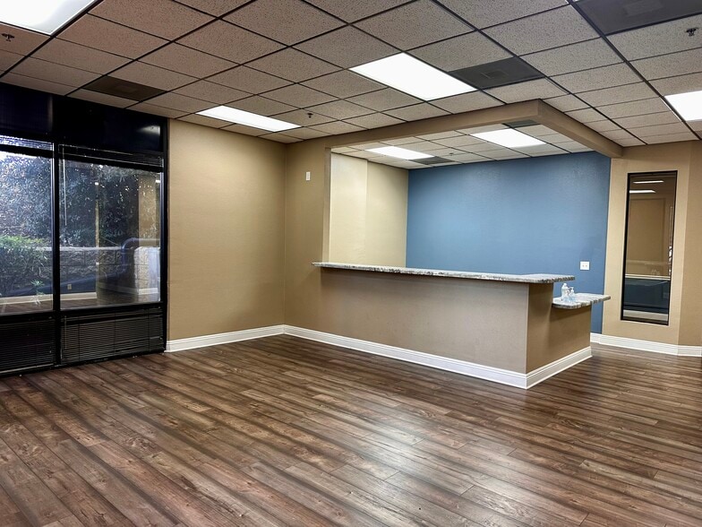 More Photos Of 1750 California Ave, Corona Unknown For Lease