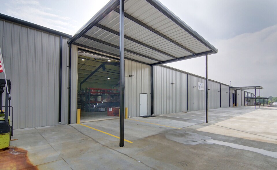 More Photos Of 4300 Burleson Retta Rd, Burleson Industrial For Lease