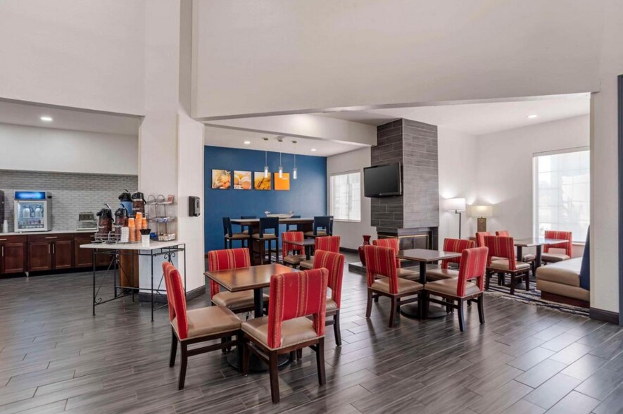 More Photos Of 122 Plaza Dr, Hattiesburg Hotel For Sale
