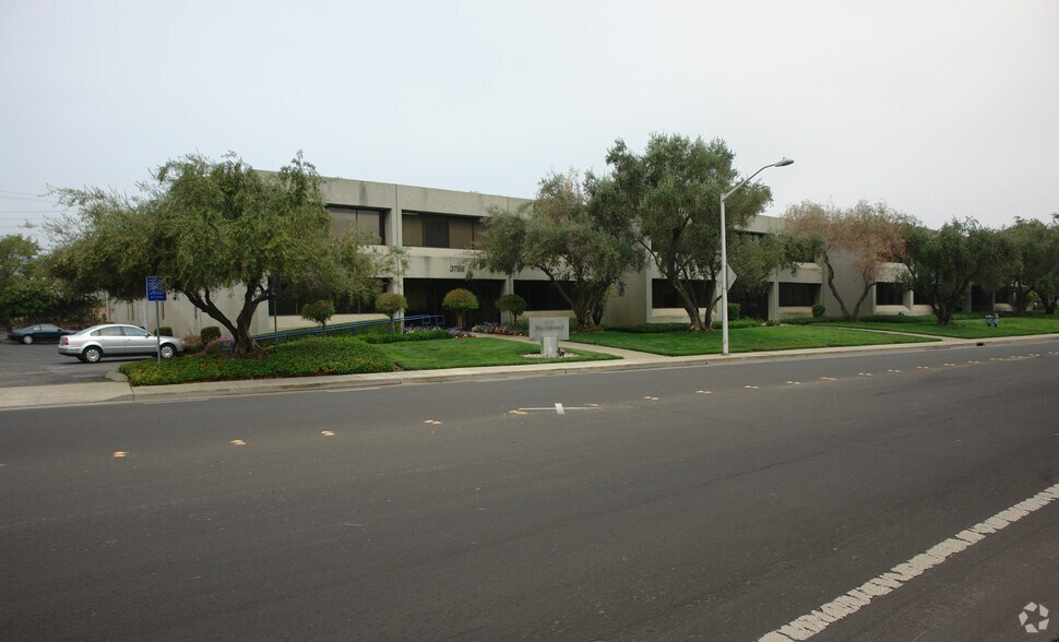 More Photos Of 3772-3788 Fabian Way, Palo Alto Research And Development For Lease