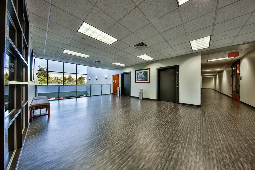 More Photos Of 111 Vision Park Blvd, Shenandoah Medical For Lease