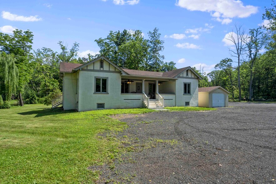 More Photos Of 490 Rt 46 Rd, Belvidere Light Distribution For Sale