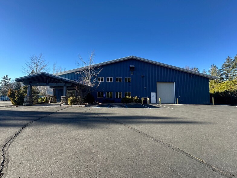 More Photos Of 4015 S Old Stage Rd, Mount Shasta Distribution For Lease