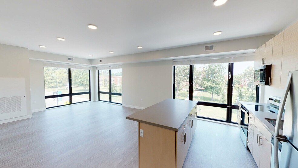 More Photos Of 2530 University Ave, Des Moines Apartments For Lease