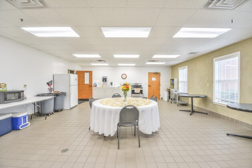 More Photos Of 1400 Grayson Hwy, Lawrenceville Religious Facility For Sale