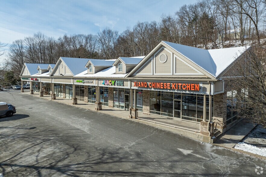 More Photos Of 525 Main St, Monroe Freestanding For Lease