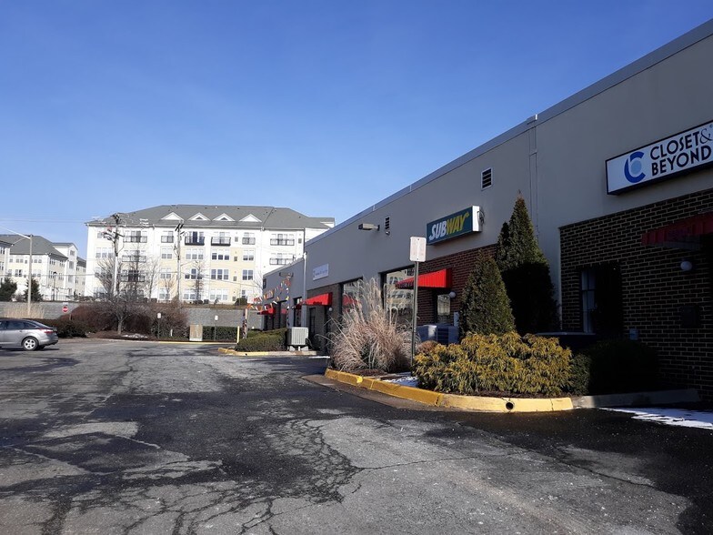 More Photos Of 5601 General Washington Dr, Alexandria Showroom For Sale