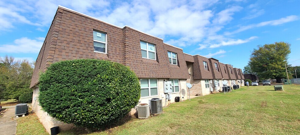 More Photos Of 1114-1128 E 9th St, Russellville Apartments For Sale