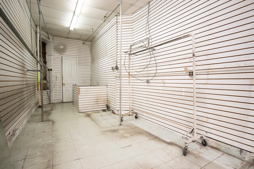 More Photos Of 205 W 20th St, New York Apartments For Lease