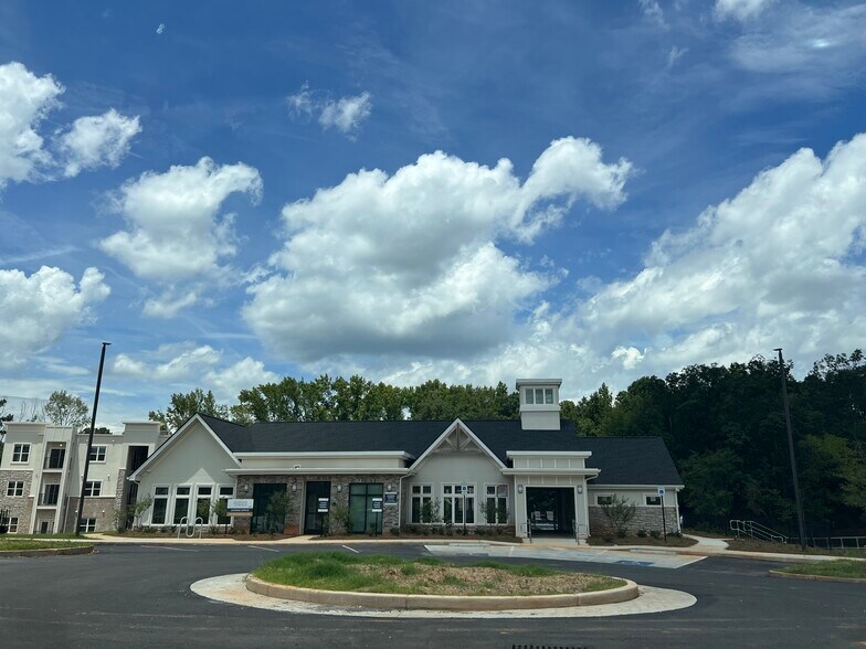 More Photos Of 4039 Hanover Way, Ellenwood Apartments For Lease