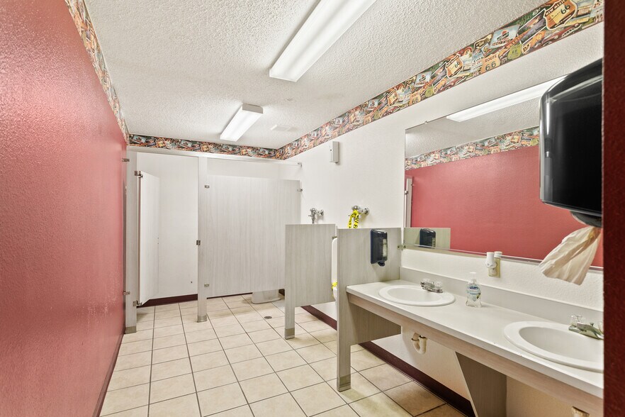 More Photos Of 3601 E Moody Blvd, Bunnell Religious Facility For Sale