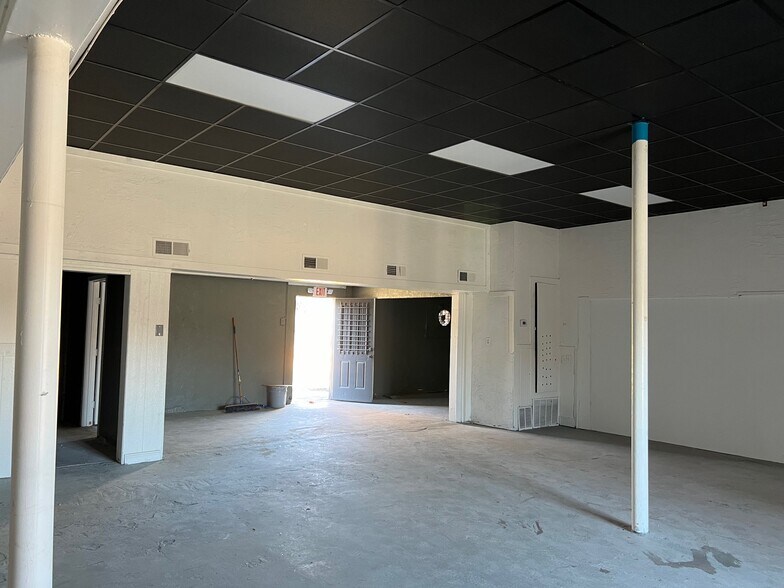 More Photos Of 4607 E Broadway Ave, North Little Rock Freestanding For Sale