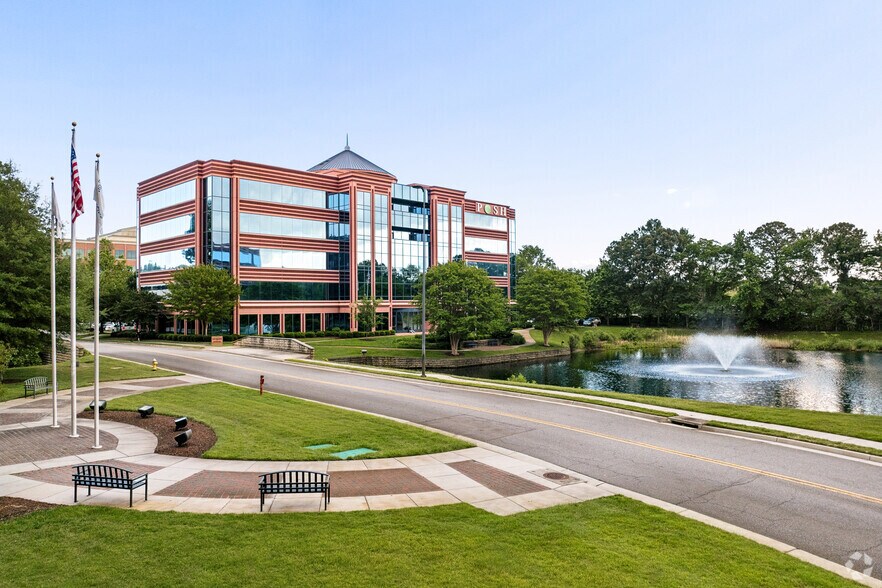 More Photos Of 272 Bendix Rd, Virginia Beach Unknown For Lease