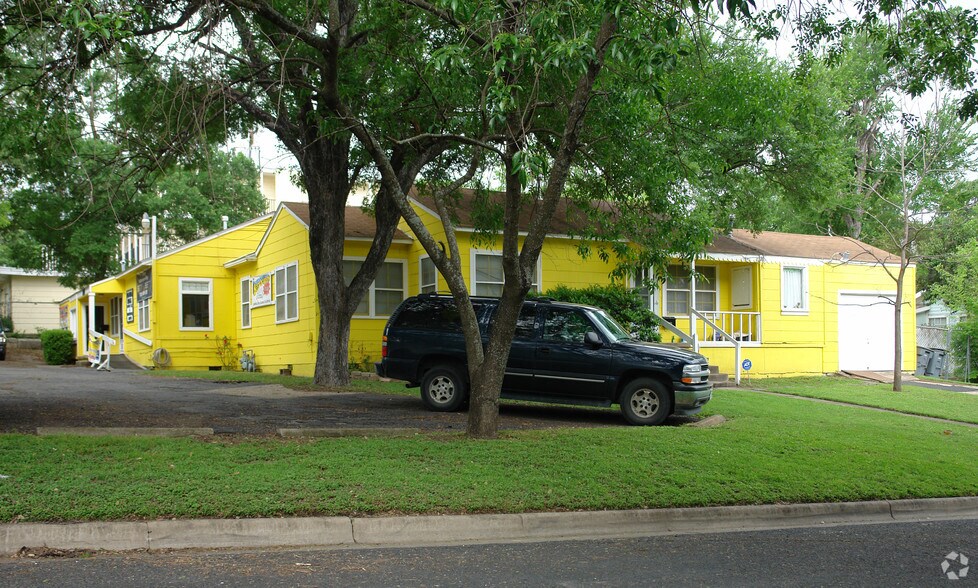 More Photos Of 2710 Manor Rd, Austin Office For Sale