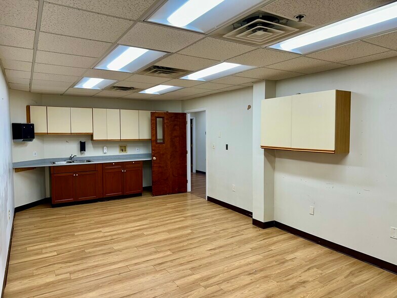 More Photos Of 505 Blue Ball Rd, Elkton Office For Lease