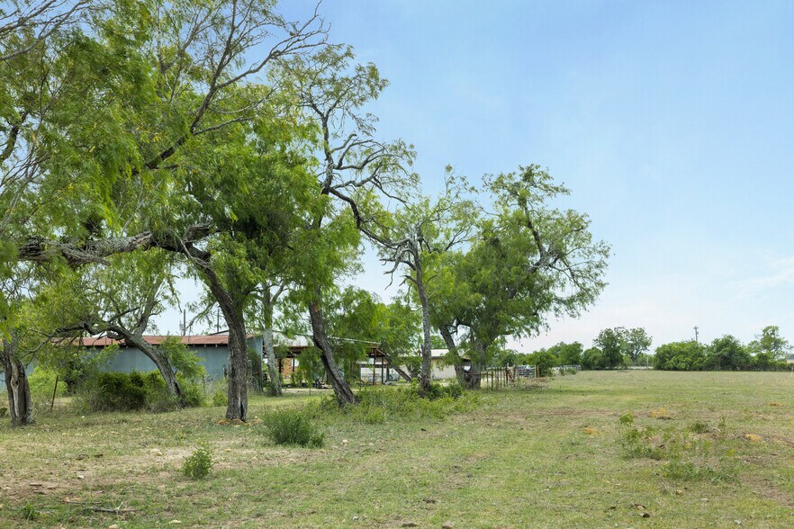More Photos Of 9765 State Park Rd, Lockhart Land For Sale