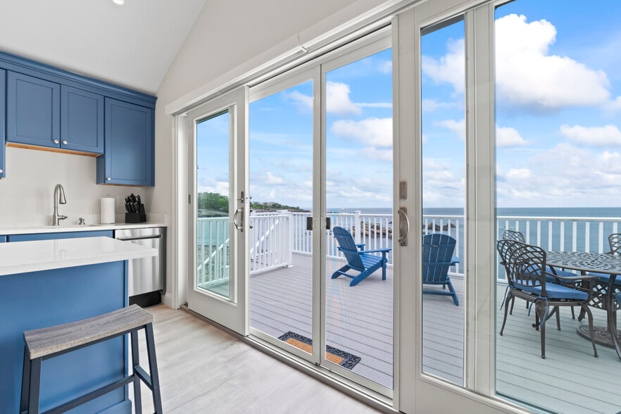 More Photos Of 113 113, 115 & 117 Perkins Cove, Ogunquit General Retail For Sale