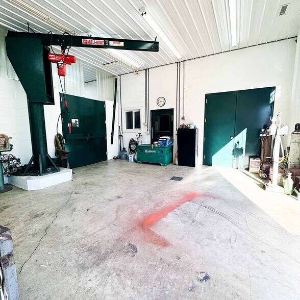 More Photos Of 7115 Newport Hwy, Greeneville Showroom For Sale