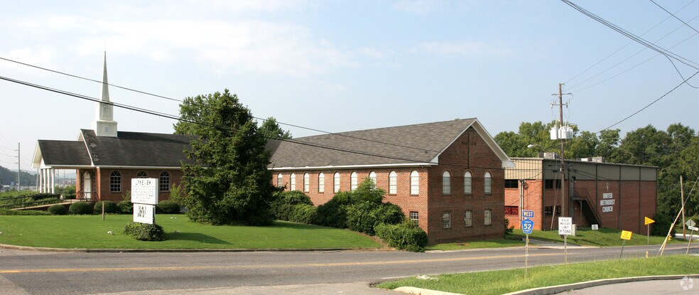 More Photos Of 3190 Pelham Pky, Pelham Warehouse For Lease