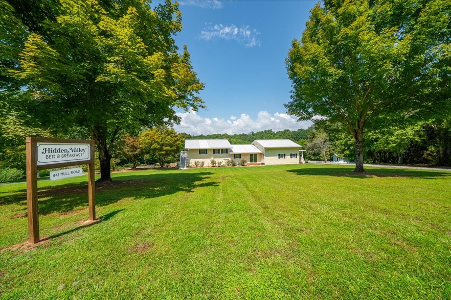More Photos Of 441 Mull Rd, Hiawassee Hospitality For Sale