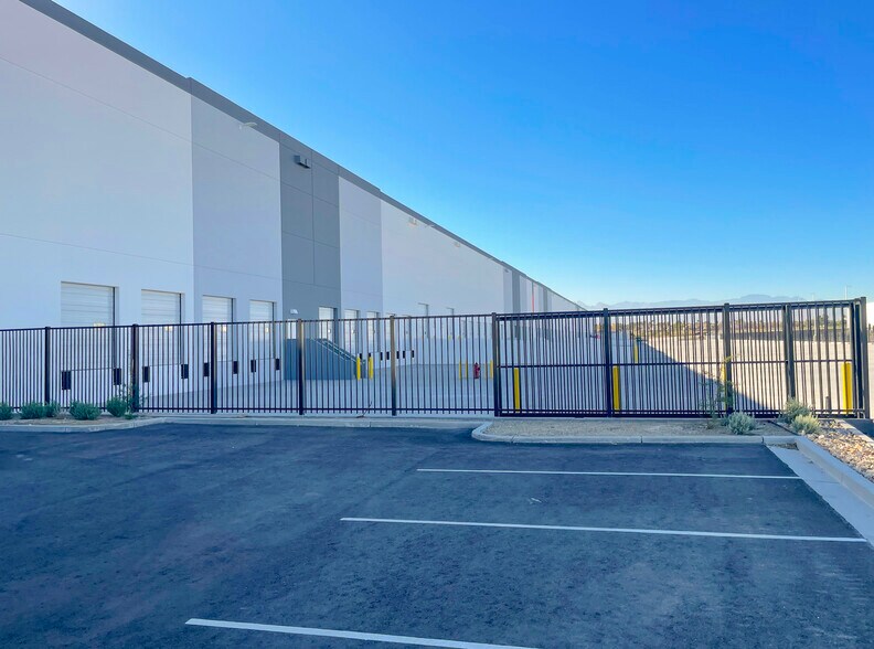 More Photos Of 4230 N 5th St, North Las Vegas Distribution For Lease