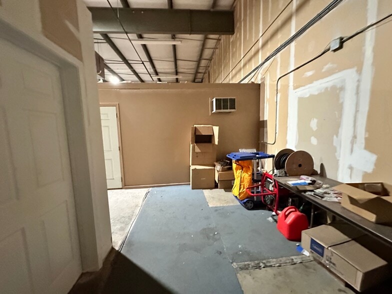 More Photos Of 1385 Weber Industrial Dr, Cumming Distribution For Lease