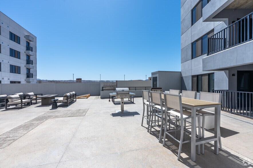More Photos Of 215-219 S Water St, Henderson Apartments For Lease